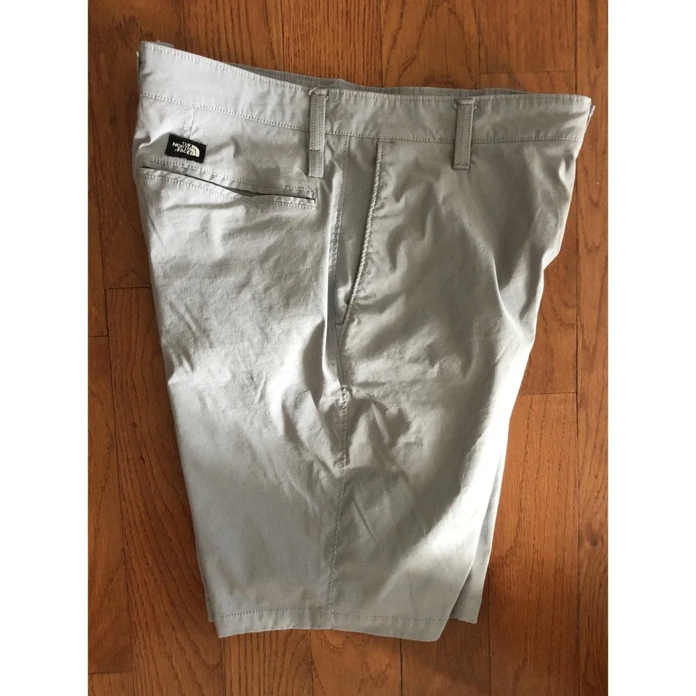 The North Face Shorts Mens Size 32 Gray 9